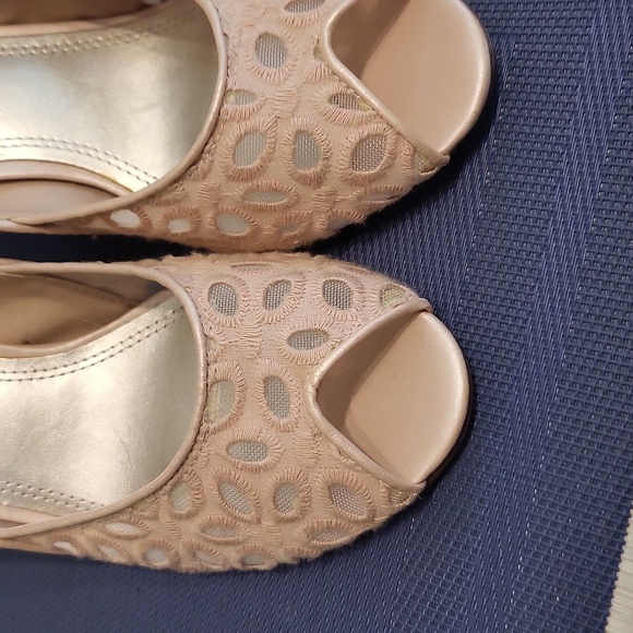 MPO peep toe pumps. - Picture 10 of 10